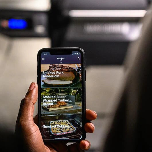 Masterbuilt Gravity Series 560 Digital Charcoal Grill & Smoker Combo image 3